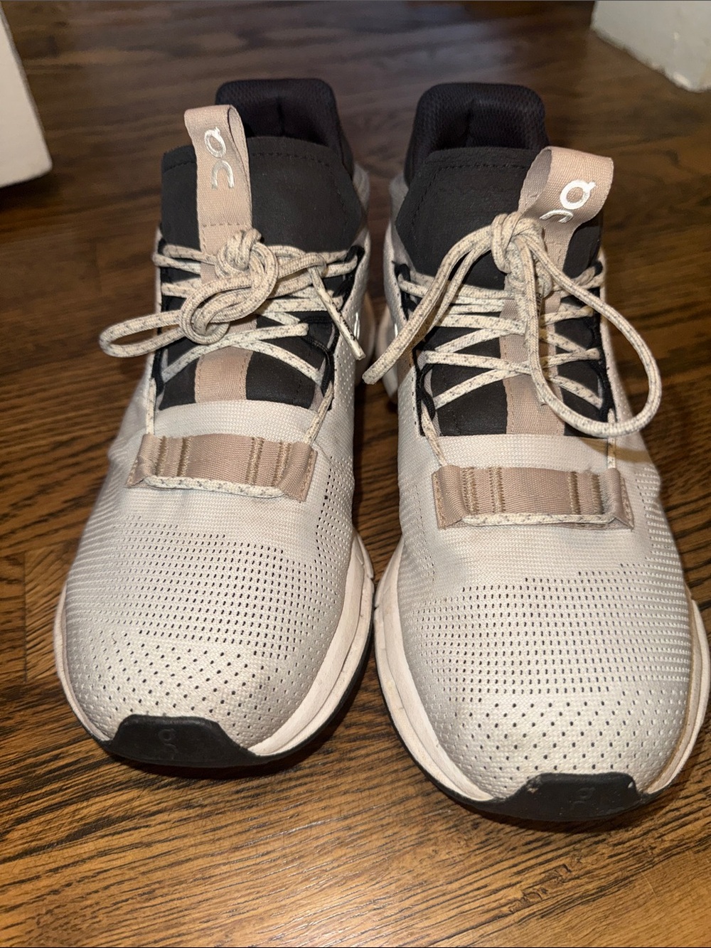 On cloud cloudnova low top running